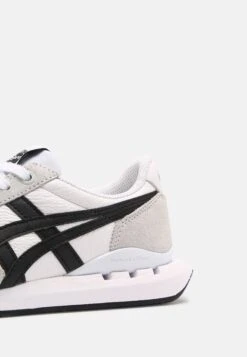 Onitsuka Tiger Ultimate 81 Ex - Sneakers Laag - Black/White -Onitsuka Tiger cfc66f97f5484d209c2b0dea719d90cd